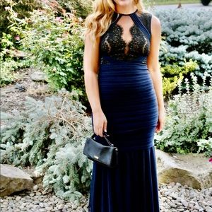Gorgeous floor-length dress for black tie event or wedding! Navy blue; size 4
